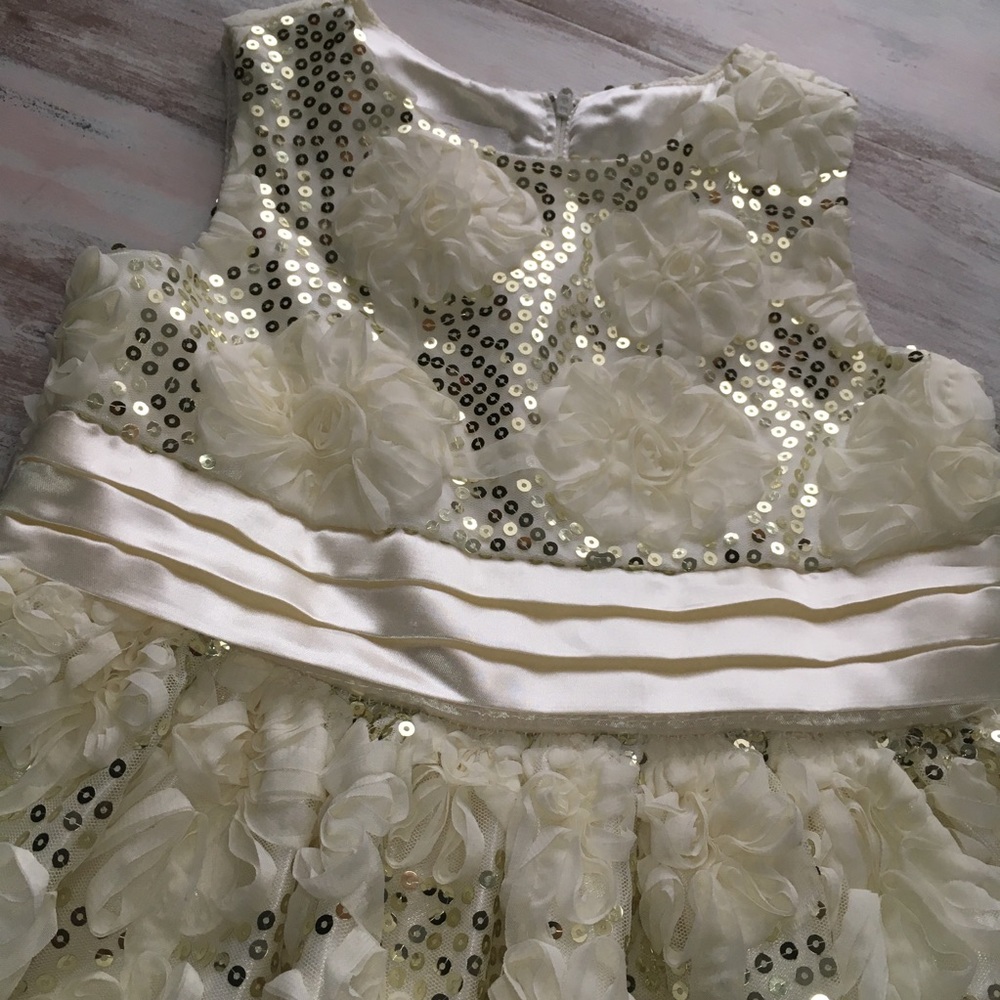 Floral and Sequin Formal Dress - Picture 6 of 8